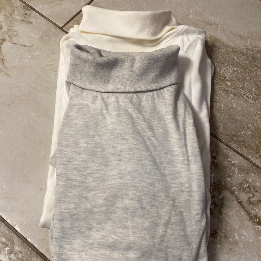 Men’s size large turtlenecks